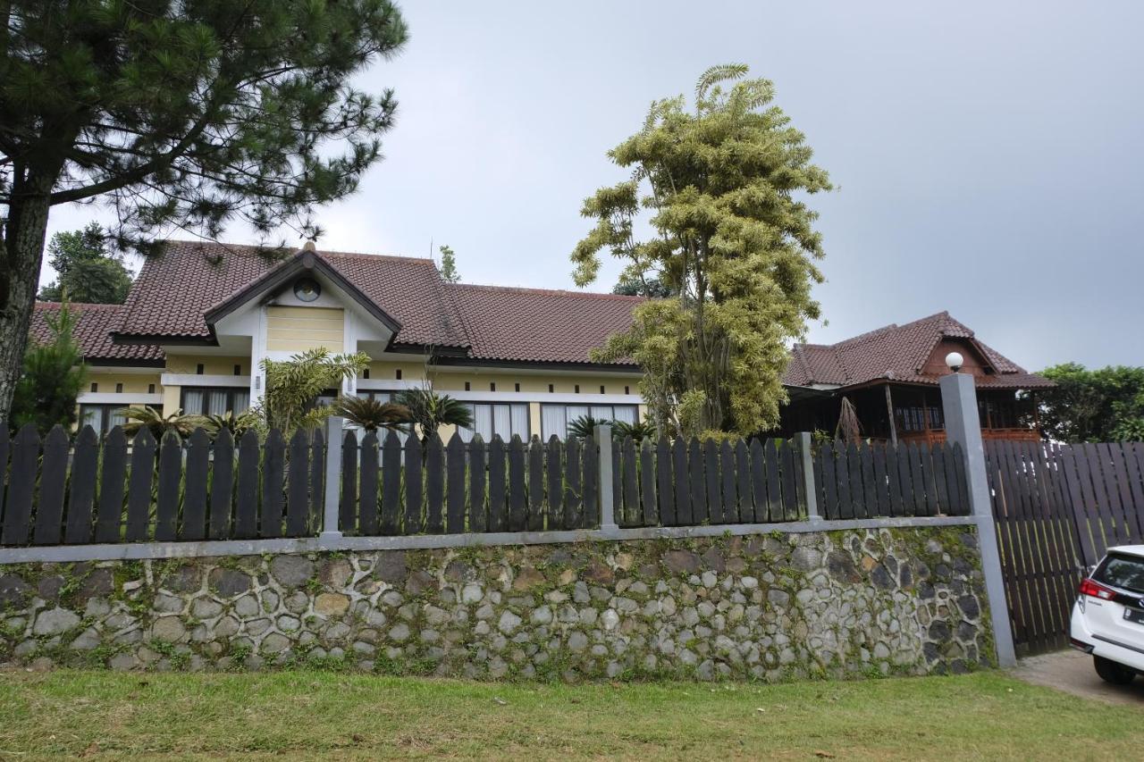 Aldeoz Villa Ciater Sarireja Exteriér fotografie